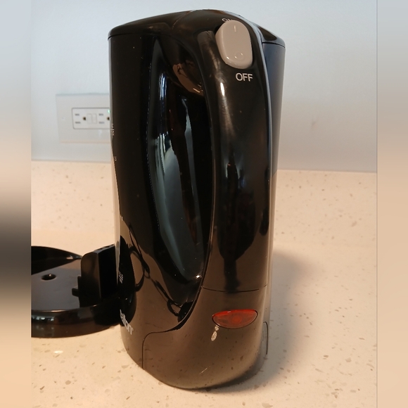 Salton Black 1.7L Electric Kettle - Picture 3 of 7